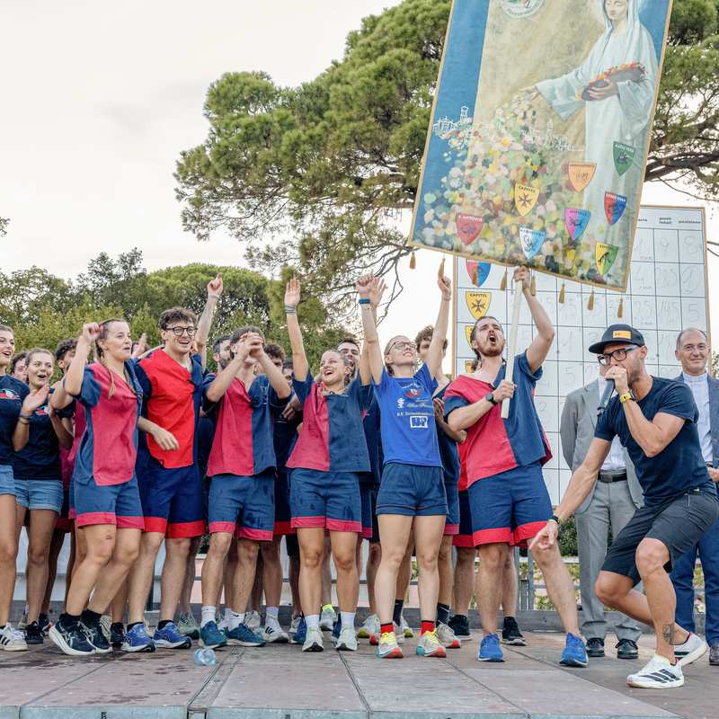 Borgo Ruga festeggia con il drappo